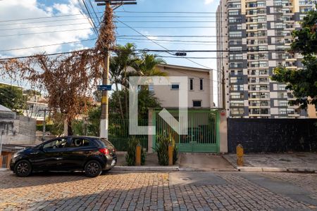 Casa para alugar com 222m², 3 quartos e 2 vagasFachada Frontal