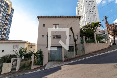 Casa para alugar com 222m², 3 quartos e 2 vagasFachada Lateral
