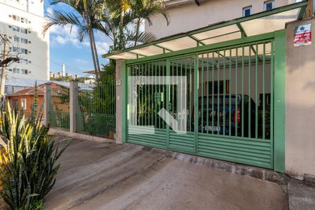 Casa para alugar com 222m², 3 quartos e 2 vagasFachada Frontal