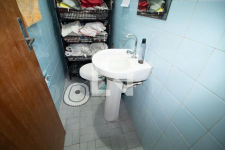 Casa à venda com 100m², 4 quartos e 1 vagaBanheiro da Área de serviço