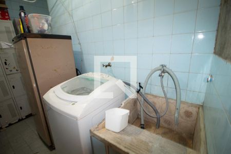 Casa à venda com 100m², 4 quartos e 1 vagaÁrea de Serviço