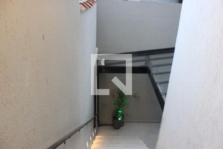 Casa à venda com 200m², 3 quartos e 2 vagasCorredor lateral externo