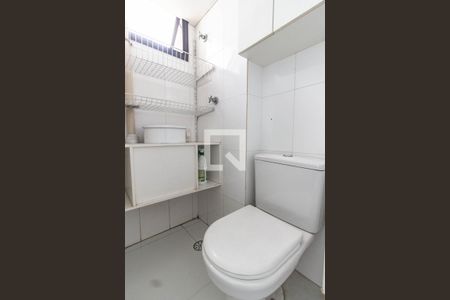 Apartamento à venda com 140m², 3 quartos e 3 vagas Apartamento à venda com 140m², 3 quartos e 3 vagasBanheiro de serviço