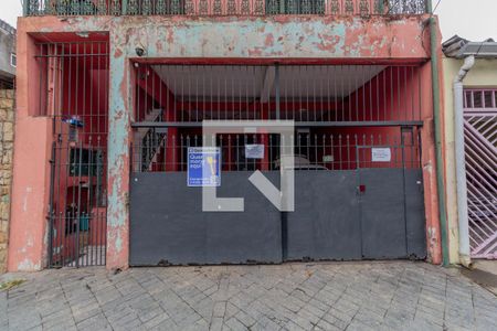 Casa à venda com 160m², 6 quartos e 2 vagas Casa à venda com 160m², 6 quartos e 2 vagasFachada