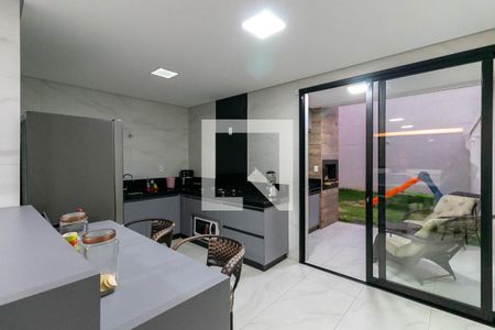 Casa à venda com 190m², 3 quartos e 4 vagas Casa à venda com 190m², 3 quartos e 4 vagasCozinha