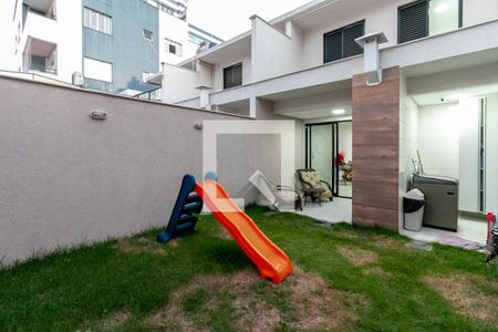 Casa à venda com 190m², 3 quartos e 4 vagas Casa à venda com 190m², 3 quartos e 4 vagasÁrea comum
