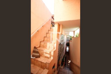 Casa à venda com 193m², 5 quartos e 2 vagas Casa à venda com 193m², 5 quartos e 2 vagasÁrea externa