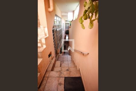 Casa à venda com 193m², 5 quartos e 2 vagas Casa à venda com 193m², 5 quartos e 2 vagasÁrea externa