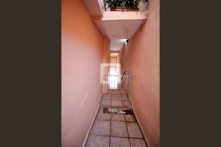 Casa à venda com 193m², 5 quartos e 2 vagas Casa à venda com 193m², 5 quartos e 2 vagasCorredor externo