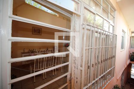 Casa à venda com 193m², 5 quartos e 2 vagas Casa à venda com 193m², 5 quartos e 2 vagasCasa 2