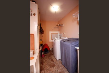 Casa à venda com 193m², 5 quartos e 2 vagas Casa à venda com 193m², 5 quartos e 2 vagasÁrea de Serviço