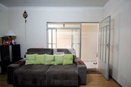 Casa à venda com 193m², 5 quartos e 2 vagas Casa à venda com 193m², 5 quartos e 2 vagasCasa 3 - Sala