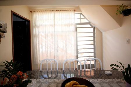 Casa à venda com 193m², 5 quartos e 2 vagas Casa à venda com 193m², 5 quartos e 2 vagasCasa 2 -Cozinha