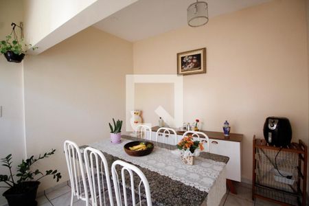 Casa à venda com 193m², 5 quartos e 2 vagas Casa à venda com 193m², 5 quartos e 2 vagasCasa 2 -Cozinha