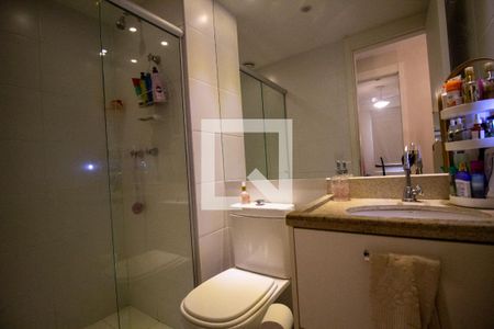 Apartamento à venda com 66m², 2 quartos e 1 vaga Apartamento à venda com 66m², 2 quartos e 1 vagaBanheiro Social