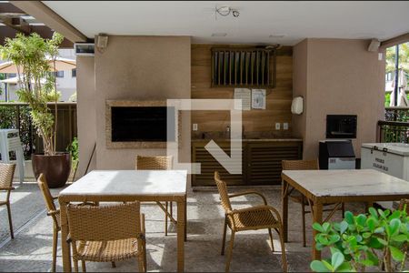 Apartamento à venda com 66m², 2 quartos e 1 vaga Apartamento à venda com 66m², 2 quartos e 1 vagaÁrea Comum - Churrasqueira