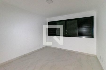 Casa à venda com 186m², 3 quartos e 4 vagas Casa à venda com 186m², 3 quartos e 4 vagasQuarto 1