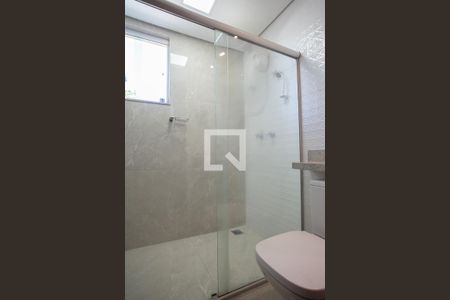 Casa à venda com 180m², 3 quartos e 4 vagas Casa à venda com 180m², 3 quartos e 4 vagasBanheiro da Suíte