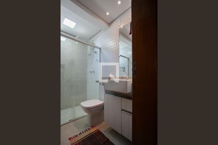 Casa à venda com 180m², 3 quartos e 4 vagas Casa à venda com 180m², 3 quartos e 4 vagasBanheiro da Suíte