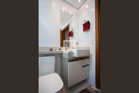 Casa à venda com 180m², 3 quartos e 4 vagas Casa à venda com 180m², 3 quartos e 4 vagasBanheiro da Suíte