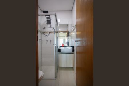 Casa à venda com 180m², 3 quartos e 4 vagas Casa à venda com 180m², 3 quartos e 4 vagasBanheiro Social