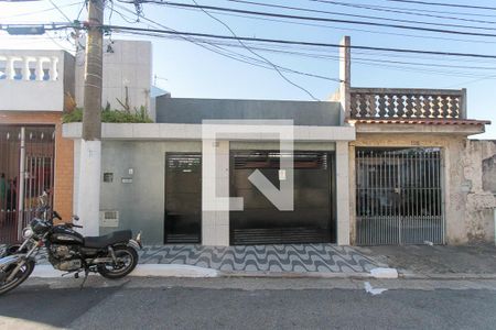 Casa à venda com 163m², 2 quartos e 1 vaga Casa à venda com 163m², 2 quartos e 1 vagaFachada