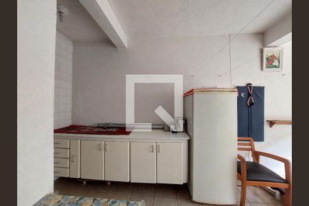 Casa para alugar com 225m², 3 quartos e 2 vagas Casa para alugar com 225m², 3 quartos e 2 vagasÁrea de Serviço 2