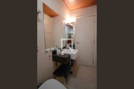 Apartamento à venda com 119m², 2 quartos e 1 vaga Apartamento à venda com 119m², 2 quartos e 1 vagaBanheiro