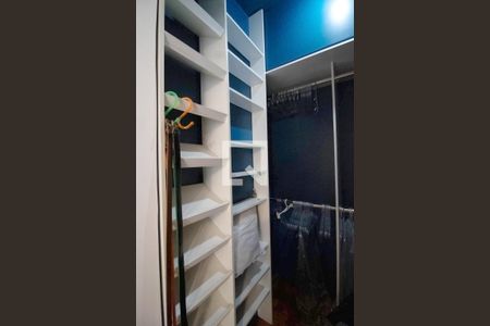 Apartamento à venda com 119m², 2 quartos e 1 vaga Apartamento à venda com 119m², 2 quartos e 1 vagaCloset da suíte