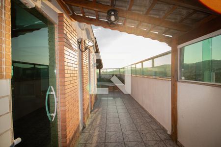 Apartamento à venda com 330m², 3 quartos e 2 vagas Apartamento à venda com 330m², 3 quartos e 2 vagasCobertura