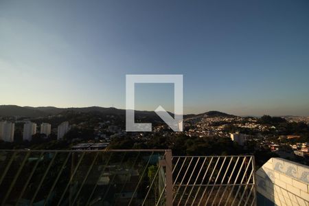 Apartamento à venda com 330m², 3 quartos e 2 vagas Apartamento à venda com 330m², 3 quartos e 2 vagasVista