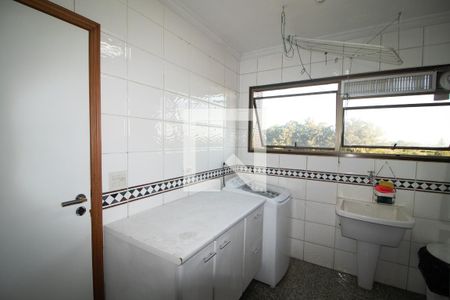 Apartamento à venda com 330m², 3 quartos e 2 vagas Apartamento à venda com 330m², 3 quartos e 2 vagasÁrea de Serviço