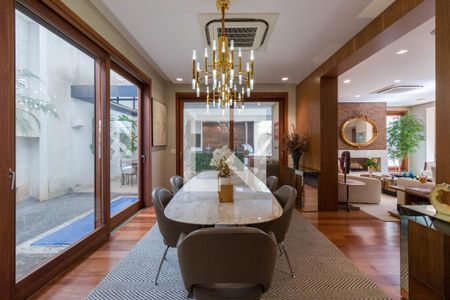 Casa de condomínio à venda com 1314m², 4 quartos e 10 vagasSala