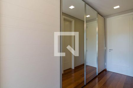 Casa de condomínio à venda com 1314m², 4 quartos e 10 vagasQuarto 01