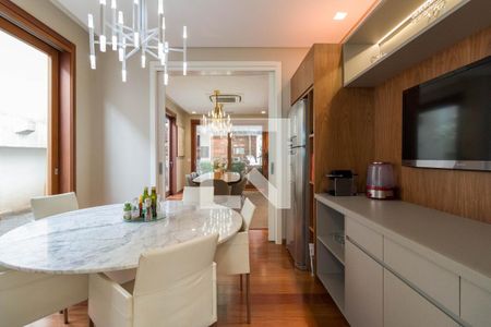 Casa de condomínio à venda com 1314m², 4 quartos e 10 vagasCopa