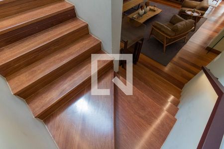 Casa de condomínio à venda com 1314m², 4 quartos e 10 vagasSala