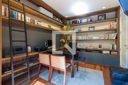 Casa de condomínio à venda com 1314m², 4 quartos e 10 vagasEscritório