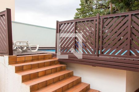 Apartamento à venda com 156m², 4 quartos e 2 vagas Apartamento à venda com 156m², 4 quartos e 2 vagasÁREA COMUM - PISCINA