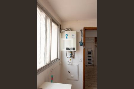 Apartamento à venda com 156m², 4 quartos e 2 vagas Apartamento à venda com 156m², 4 quartos e 2 vagasÁREA DE SERVIÇO