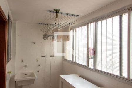 Apartamento à venda com 156m², 4 quartos e 2 vagas Apartamento à venda com 156m², 4 quartos e 2 vagasÁREA DE SERVIÇO