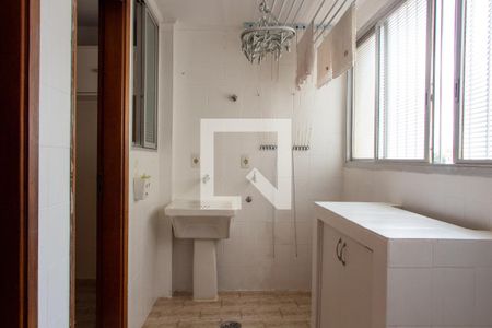 Apartamento à venda com 156m², 4 quartos e 2 vagas Apartamento à venda com 156m², 4 quartos e 2 vagasÁREA DE SERVIÇO