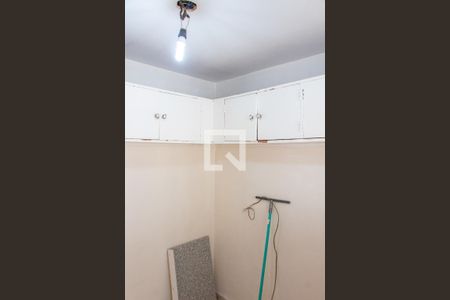 Apartamento à venda com 156m², 4 quartos e 2 vagas Apartamento à venda com 156m², 4 quartos e 2 vagasQUARTO DA ÁREA DE SERVIÇO