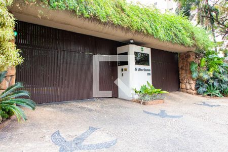 Apartamento à venda com 156m², 4 quartos e 2 vagas Apartamento à venda com 156m², 4 quartos e 2 vagasFACHADA