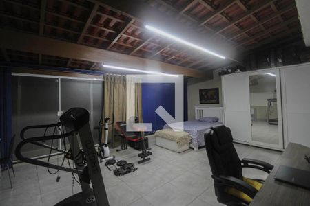 Casa à venda com 232m², 4 quartos e 2 vagas Casa à venda com 232m², 4 quartos e 2 vagasSótão