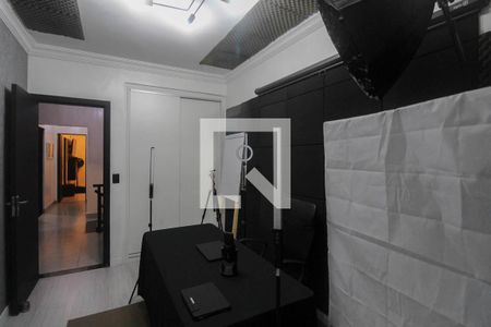 Casa à venda com 232m², 4 quartos e 2 vagas Casa à venda com 232m², 4 quartos e 2 vagasSótão