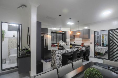 Casa à venda com 232m², 4 quartos e 2 vagas Casa à venda com 232m², 4 quartos e 2 vagasCozinha