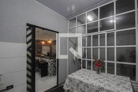 Casa à venda com 232m², 4 quartos e 2 vagas Casa à venda com 232m², 4 quartos e 2 vagasCozinha