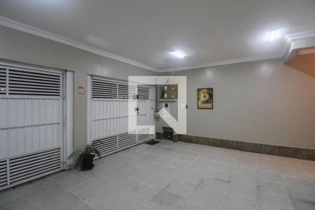 Casa à venda com 232m², 4 quartos e 2 vagas Casa à venda com 232m², 4 quartos e 2 vagasGaragem
