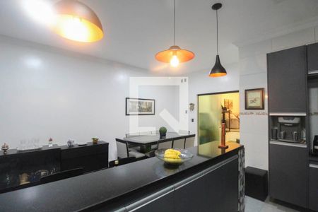 Casa à venda com 232m², 4 quartos e 2 vagas Casa à venda com 232m², 4 quartos e 2 vagasCozinha