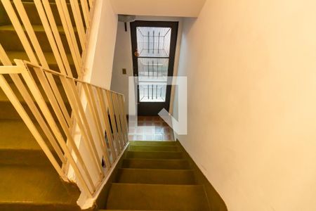 Casa à venda com 250m², 3 quartos e 5 vagasEscada